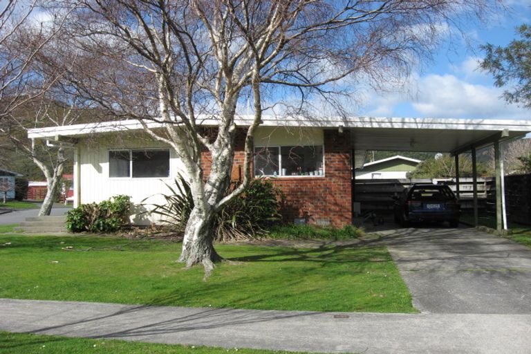 Photo of property in 276 Wellington Road, Wainuiomata, Lower Hutt, 5014