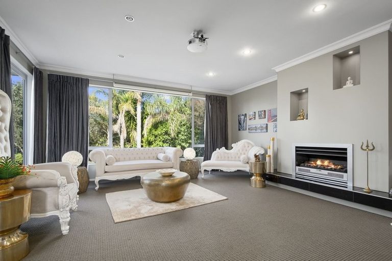 Photo of property in 11 Mistral Place, West Harbour, Auckland, 0618
