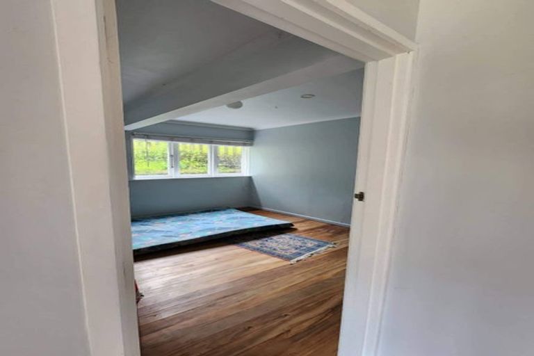 Photo of property in 95 Cornwallis Road, Cornwallis, Auckland, 0604