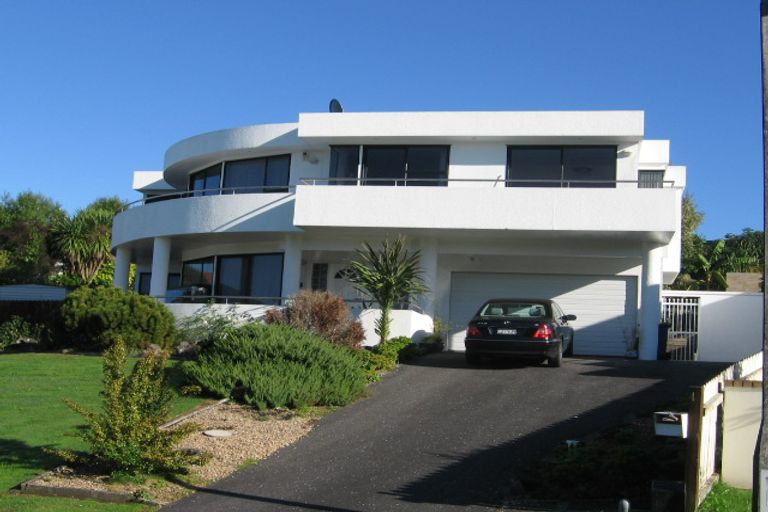 Photo of property in 4 Searidge Rise, West Harbour, Auckland, 0618