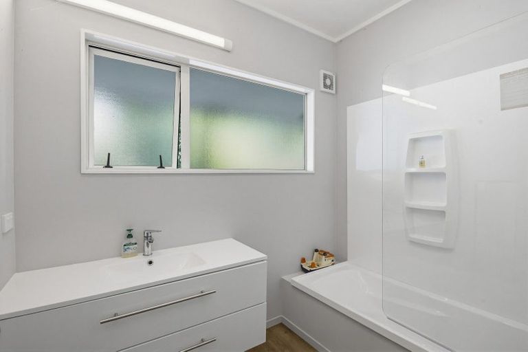 Photo of property in 63 South Manakau Road, Manakau, Otaki, 5583