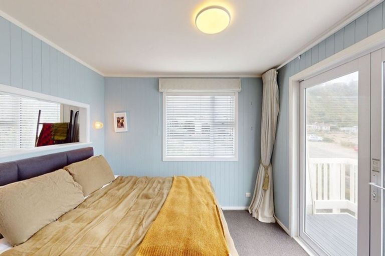 Photo of property in 68 Owhiro Bay Parade, Owhiro Bay, Wellington, 6023