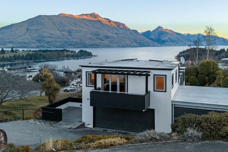 Photo of property in 18 Dublin Street, Queenstown, 9300