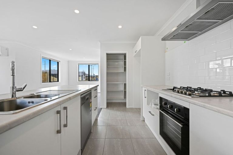 Photo of property in 39 Waruhia Crescent, Rototuna North, 3281