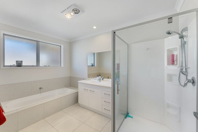Photo of property in 1 Honeyfield Drive, Whalers Gate, New Plymouth, 4310