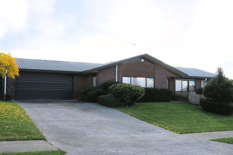 Photo of property in 16 Stanford Street, Albany, Auckland, 0632