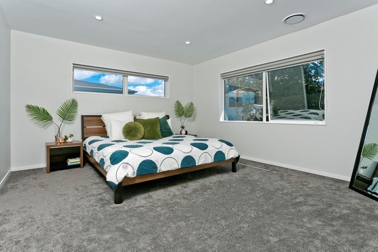 Photo of property in 29a Normanton Street, Glenfield, Auckland, 0629
