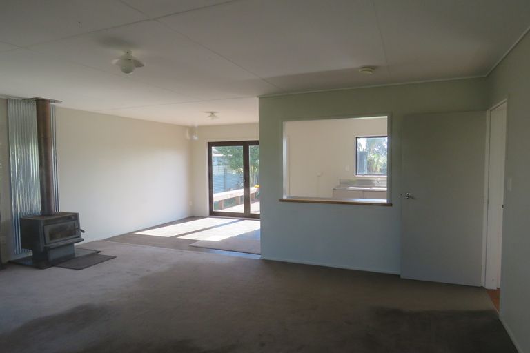 Photo of property in 43 Main Road, Tolaga Bay, 4077