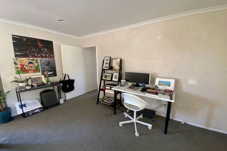 Photo of property in 2/246 Cascades Road, Botany Downs, Auckland, 2010