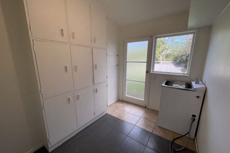 Photo of property in 43 Meadway, Sunnyhills, Auckland, 2010