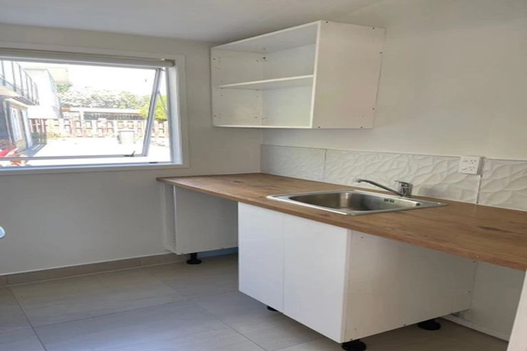 Photo of property in 1425 Whangaparaoa Road, Army Bay, Whangaparaoa, 0930