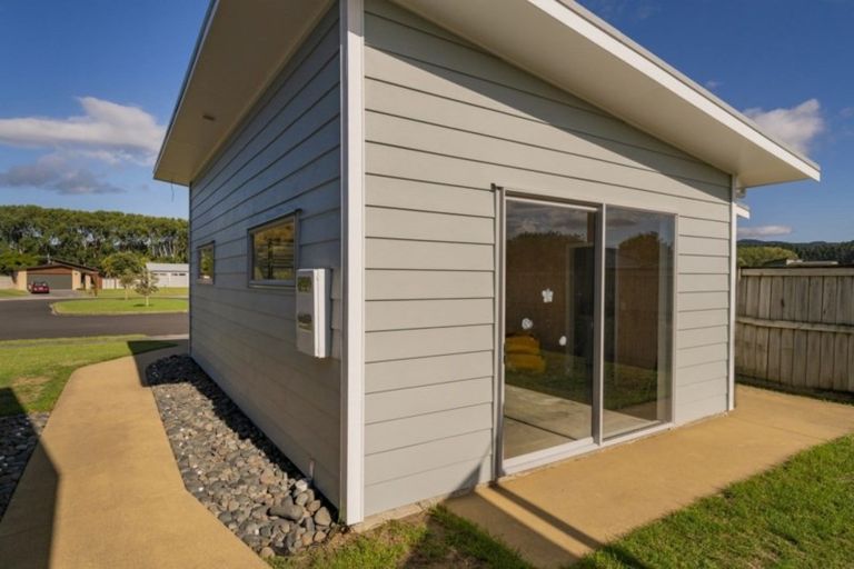 Photo of property in 15 Pacific Place, Whitianga, 3510