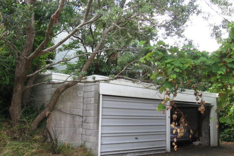 Photo of property in 6 Nepal Place, Khandallah, Wellington, 6035