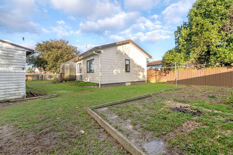 Photo of property in 1 Horlicks Place, Randwick Park, Auckland, 2105