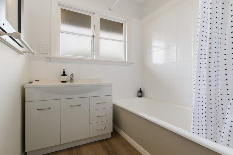 Photo of property in 38 Bevington Street, Avonhead, Christchurch, 8042