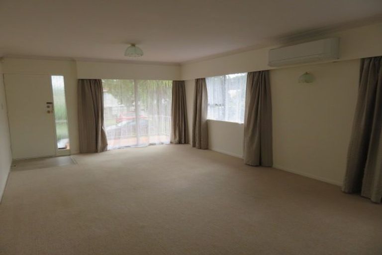 Photo of property in 2/1 Bramley Drive, Farm Cove, Auckland, 2012