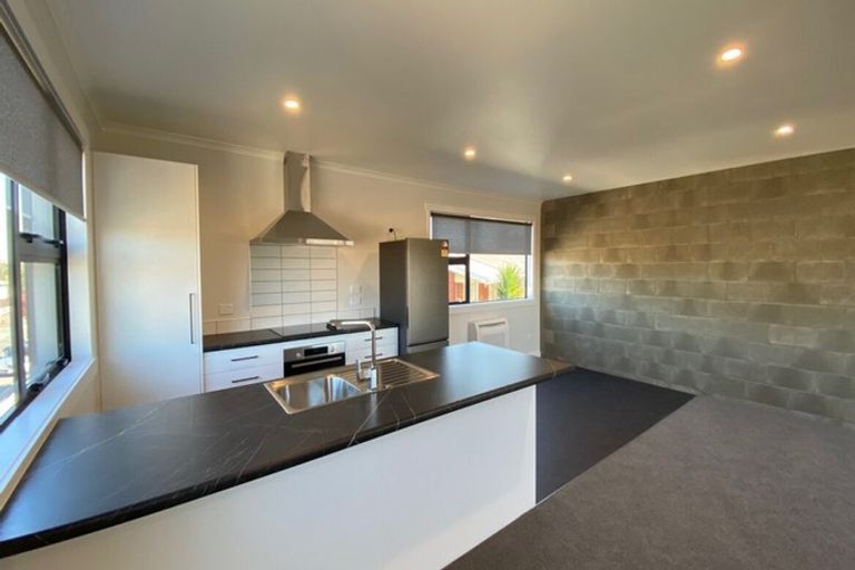 Photo of property in 2/30 May Street, Hamilton East, Hamilton, 3216