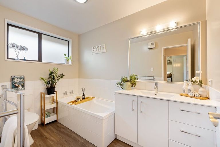 Photo of property in 27b Montclare Avenue, Ilam, Christchurch, 8041