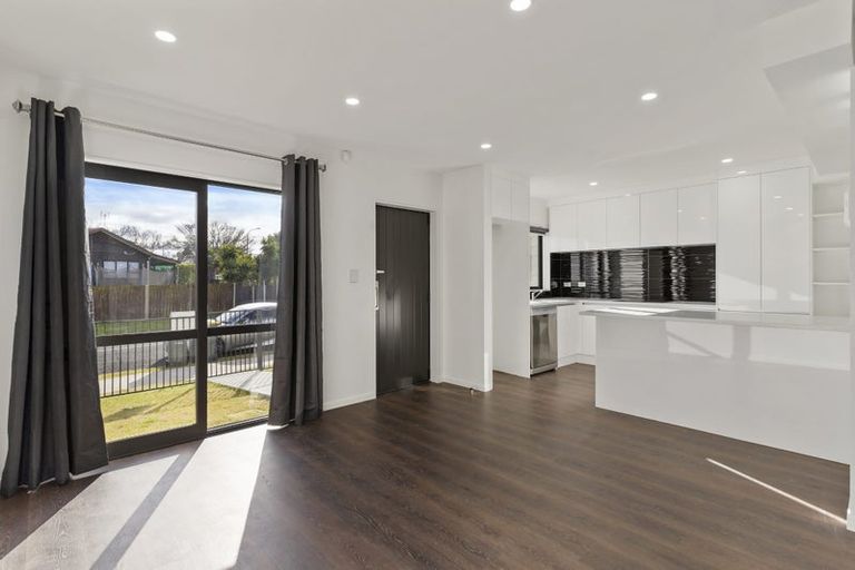 Photo of property in 2b Melleray Place, Randwick Park, Auckland, 2105