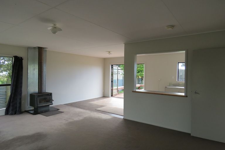 Photo of property in 43 Main Road, Tolaga Bay, 4077