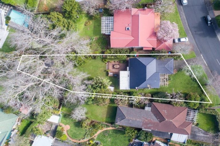 Photo of property in 14 Korau Road, Greenlane, Auckland, 1051