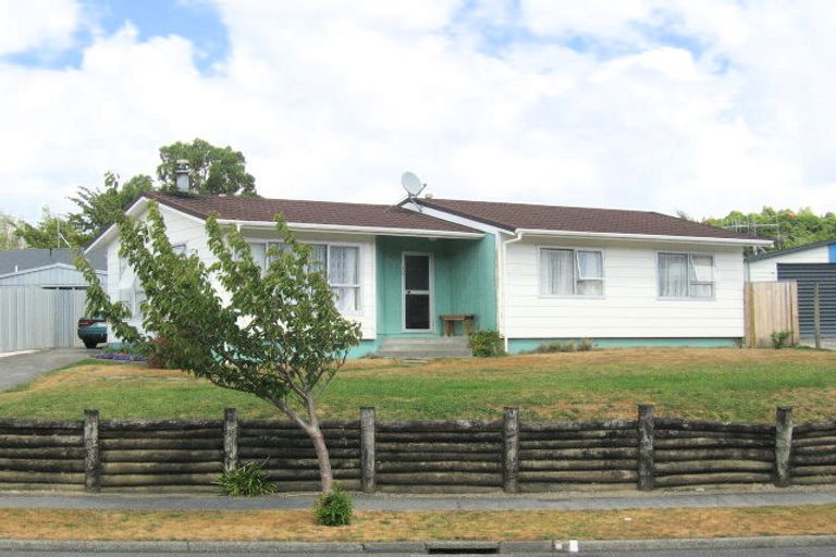 Photo of property in 88 Gemstone Drive, Birchville, Upper Hutt, 5018