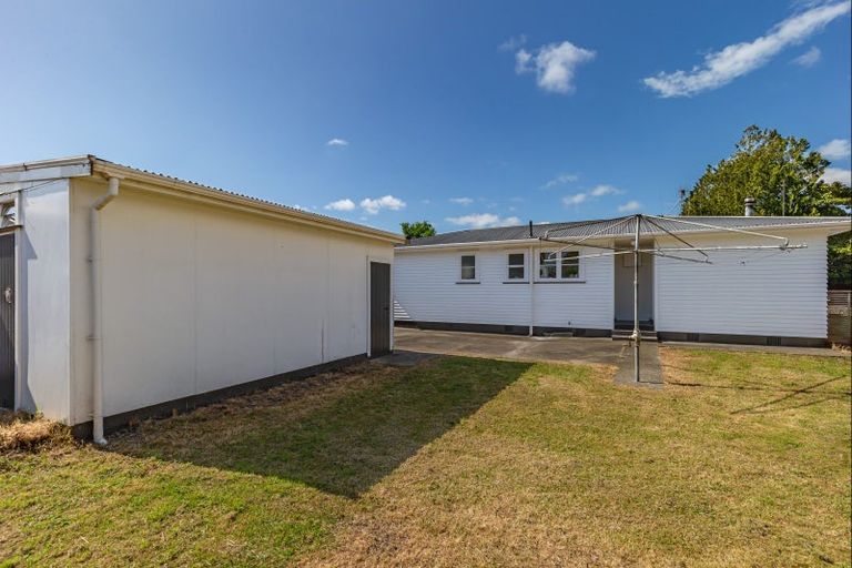 Photo of property in 42 Highbury Drive, Levin, 5510