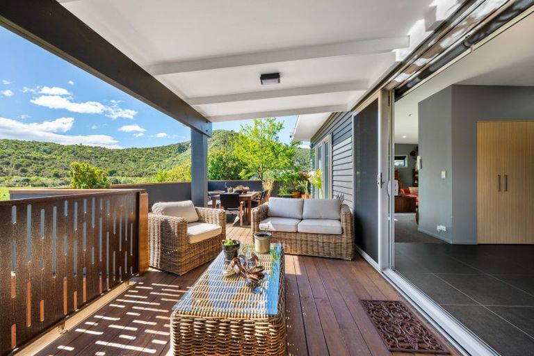 Photo of property in 11 Glentui Place, Waikawa, Picton, 7220