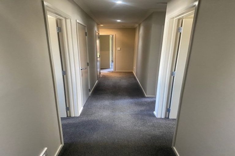 Photo of property in 5 Montrose Place, Highlands Park, New Plymouth, 4312