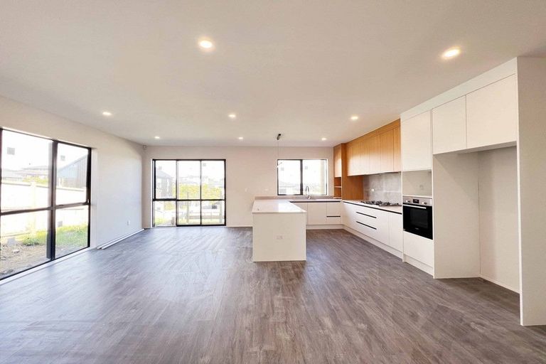 Photo of property in 19 Nola Dawn Avenue, Papakura, 2110