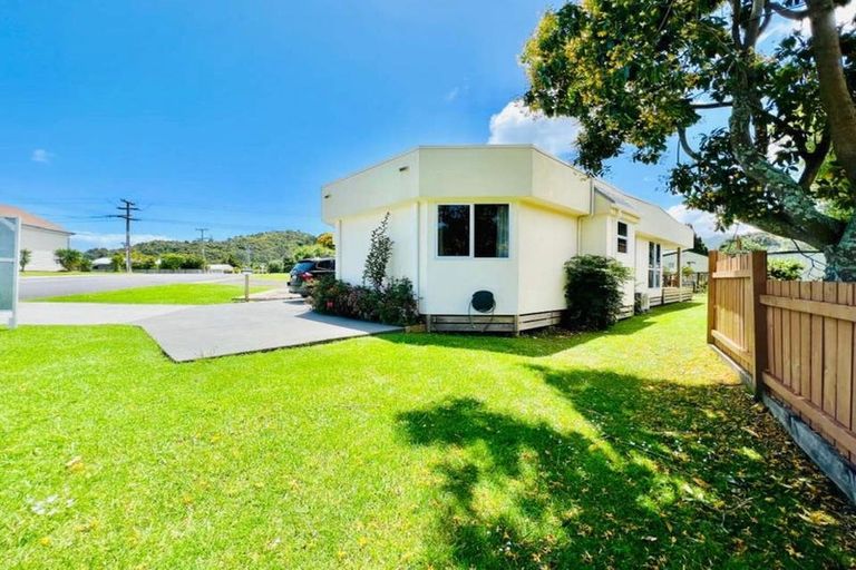 Photo of property in 90 Victoria Street, Coromandel, 3506