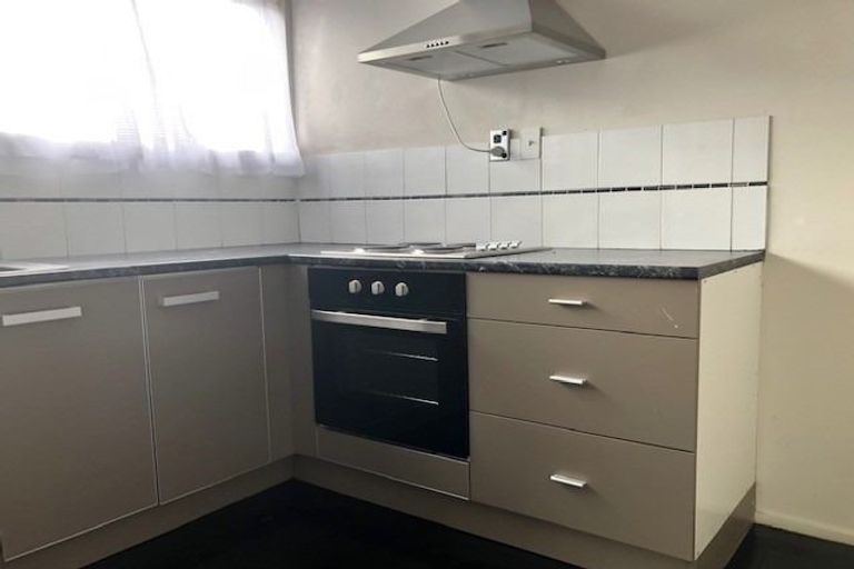 Photo of property in 1/27 Aeroview Drive, Beach Haven, Auckland, 0626