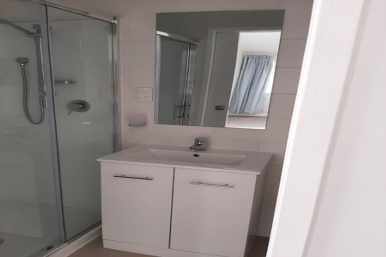 Photo of property in 2/41 Charles Dickens Drive, Mellons Bay, Auckland, 2014