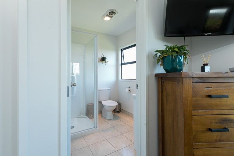 Photo of property in 12 Brooker Place, Waipukurau, 4200