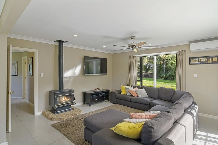 Photo of property in 22 Ranfurly Road, Alfriston, Auckland, 2105