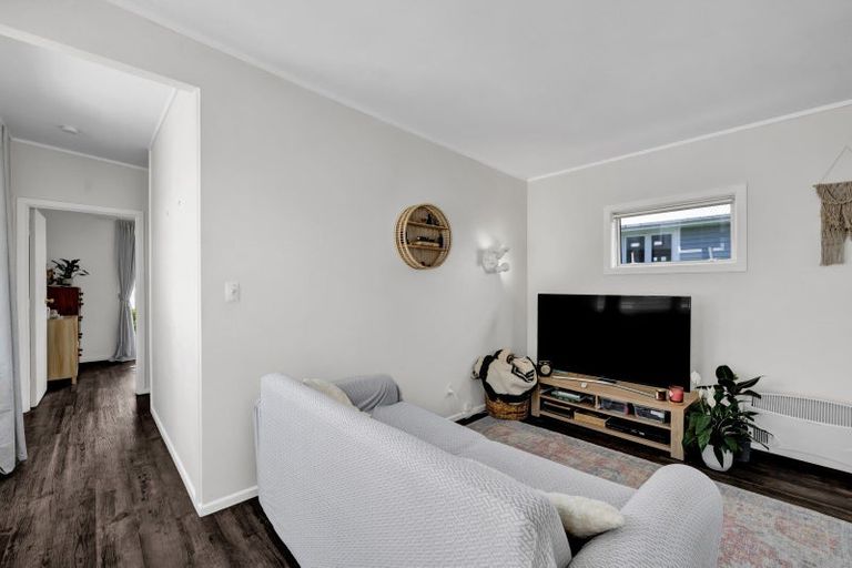 Photo of property in 63 Brois Street, Frankleigh Park, New Plymouth, 4310