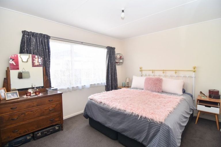 Photo of property in 66 Victoria Street, Carterton, 5713