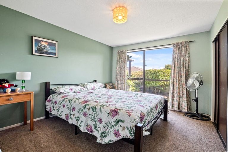 Photo of property in 25 Heaphy Place, Casebrook, Christchurch, 8051