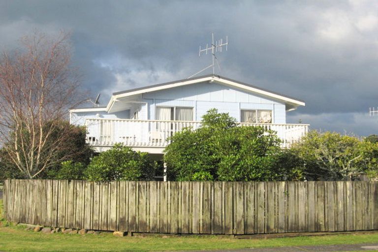 Photo of property in 200 Patuwai Drive, Whangamata, 3620