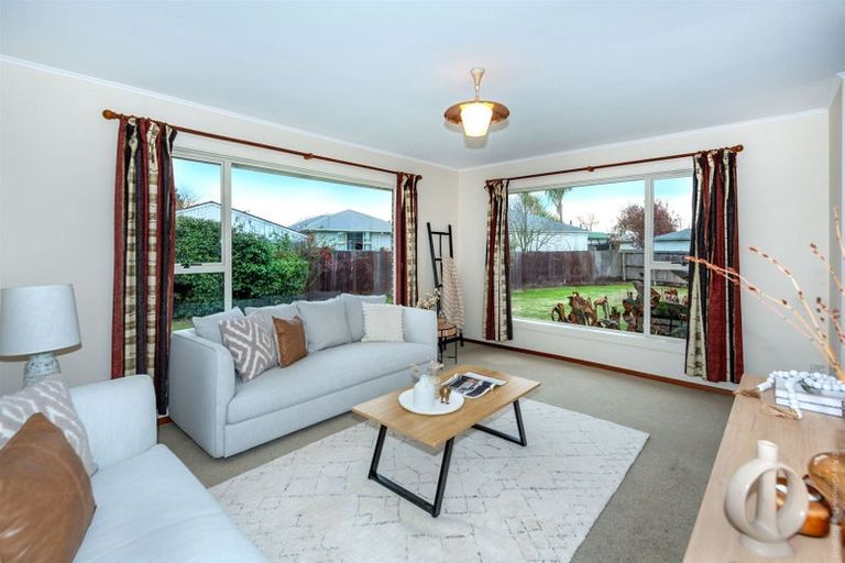 Photo of property in 17 Tenby Place, Avondale, Christchurch, 8061