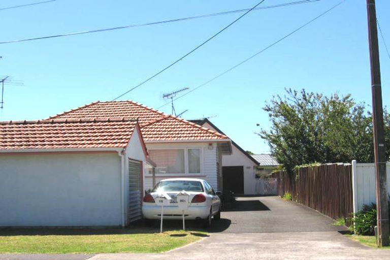 Photo of property in 2/90 Nile Road, Milford, Auckland, 0620