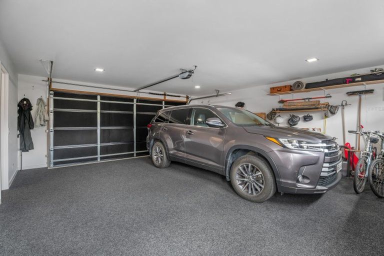 Photo of property in 10 Caithness Court, Jacks Point, Queenstown, 9371