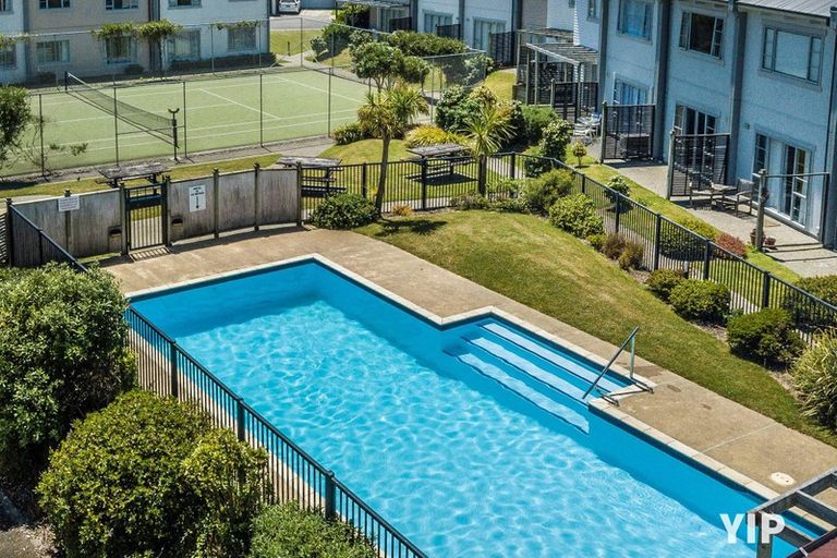 Photo of property in Monterey Apartments, 5/232 Middleton Road, Glenside, Wellington, 6037