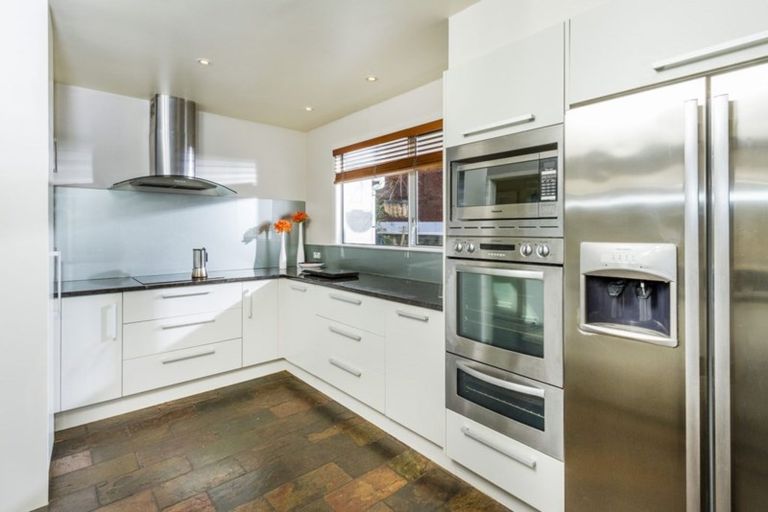 Photo of property in 25 Sylvan Park Avenue, Milford, Auckland, 0620