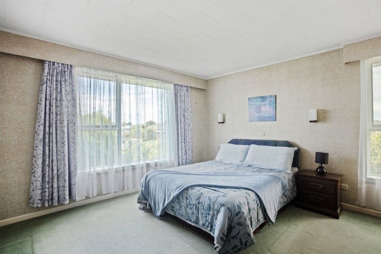 Photo of property in 13 Julian Place, Westown, New Plymouth, 4310