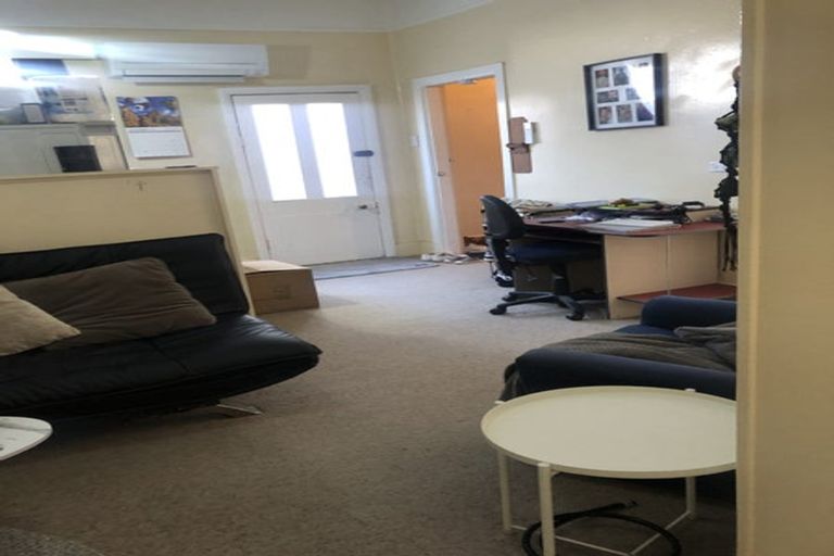 Photo of property in 236 Sutherland Road, Lyall Bay, Wellington, 6022