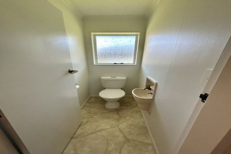Photo of property in 68 Highbury Drive, Levin, 5510