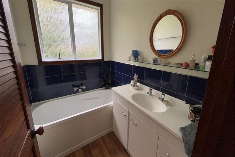 Photo of property in 37 Wakefield Street, Westport, 7825