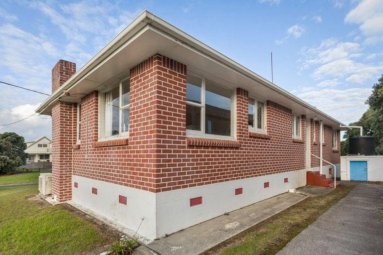 Photo of property in 2 Hillary Street, Waihi Beach, 3611