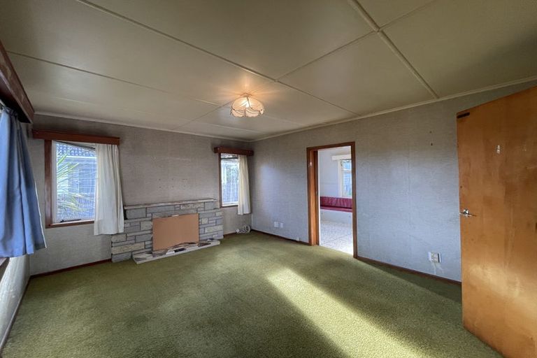 Photo of property in 8 Kohekohe Street, New Lynn, Auckland, 0600